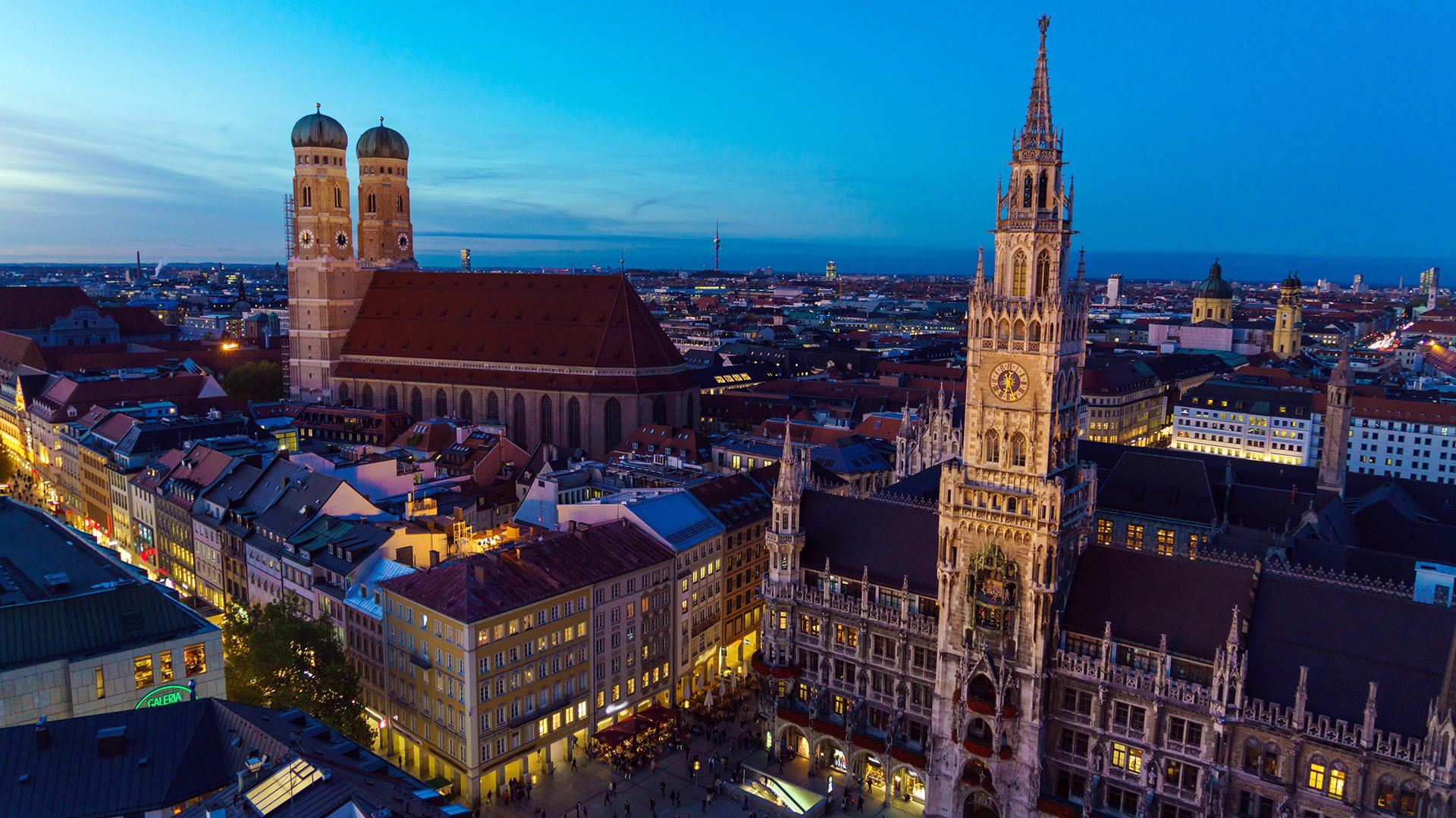 Мюнхен ночью. Мюнхен Мариенплац ночь. Germany Marienplatz New Town Hall Munich.