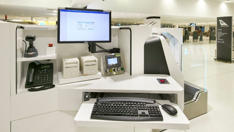 Seamless Bag Drop Series 7 Hybrid with Fixed Desk
