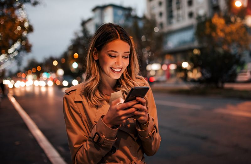 Business traveler smartphone
